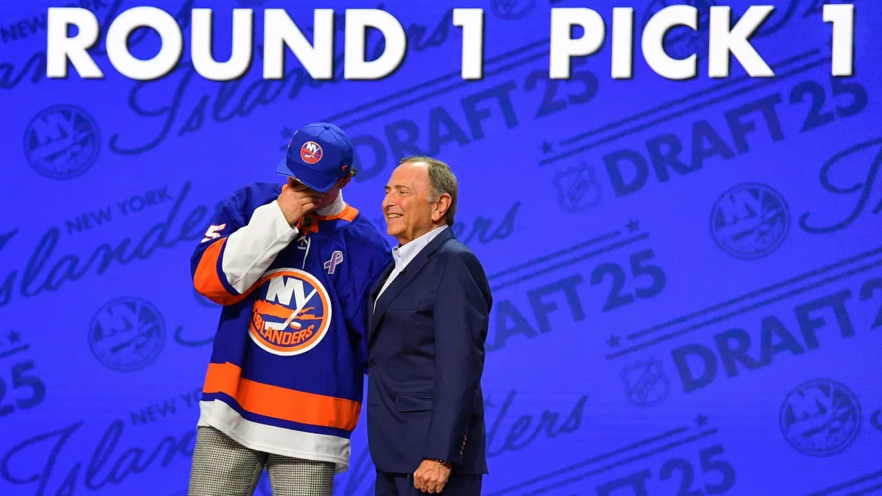Schaefer bersinar di malam emosional, jadi No. 1 ke Islanders di Draft NHL 2025